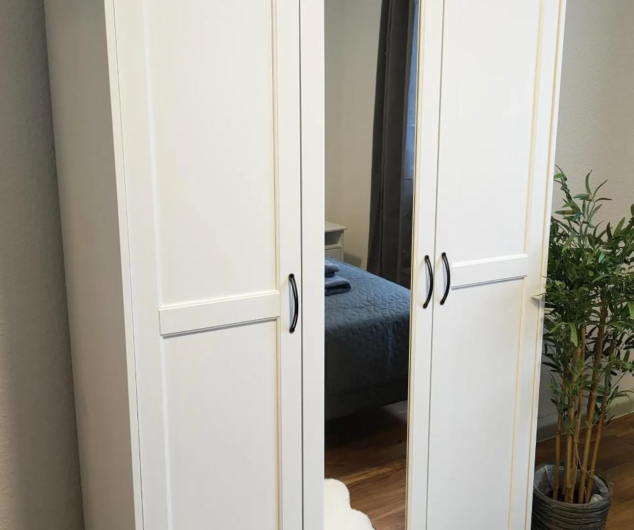 Large Central Apartment - Modern & Fully Equipped - Near Fair Cologne