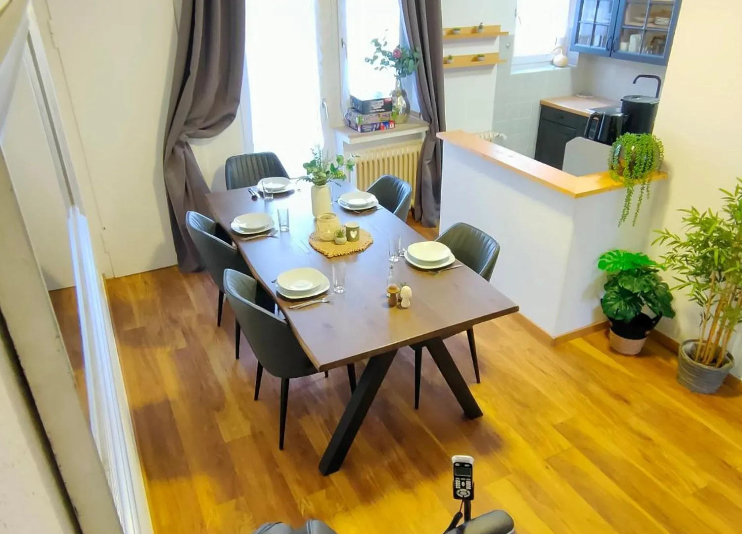 Large Central Apartment - Modern & Fully Equipped - Near Fair contacts